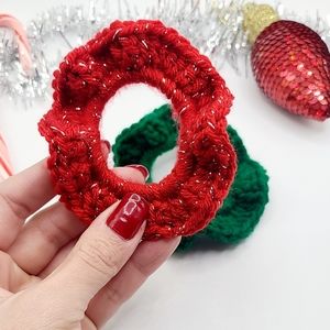 Red Christmas scrunchie, crochet scrunchie, women's scrunchie, hair accessories